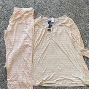 Size L Lamaze nursing pajamas